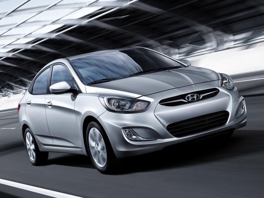  Hyundai Accent Sedan 2011 года  (фото 12 из 20)